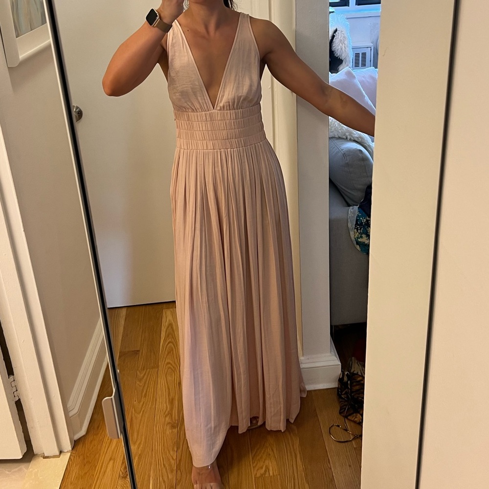 Maxi dress with cutout back